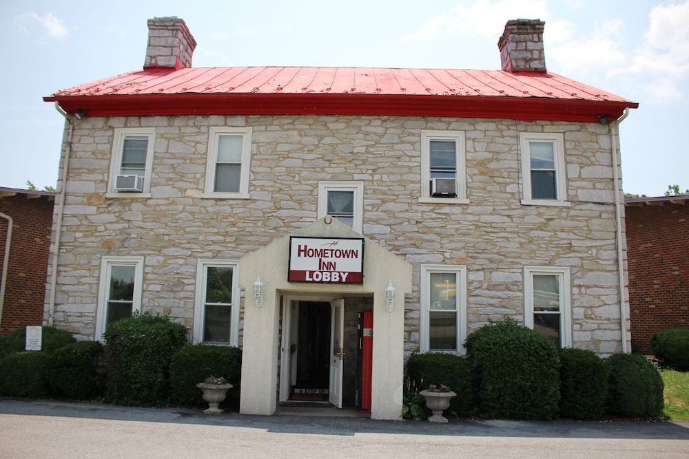 Hometown Inn Staunton VA near Hwy 11 6/50