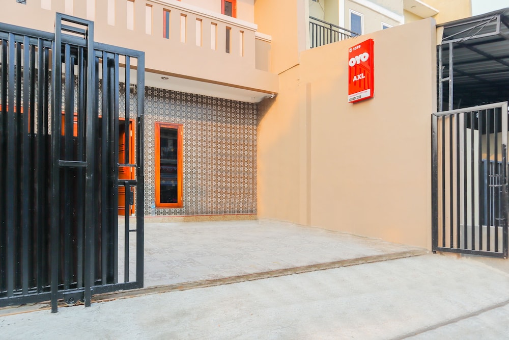 OYO 1519 Axl Residence 37/42