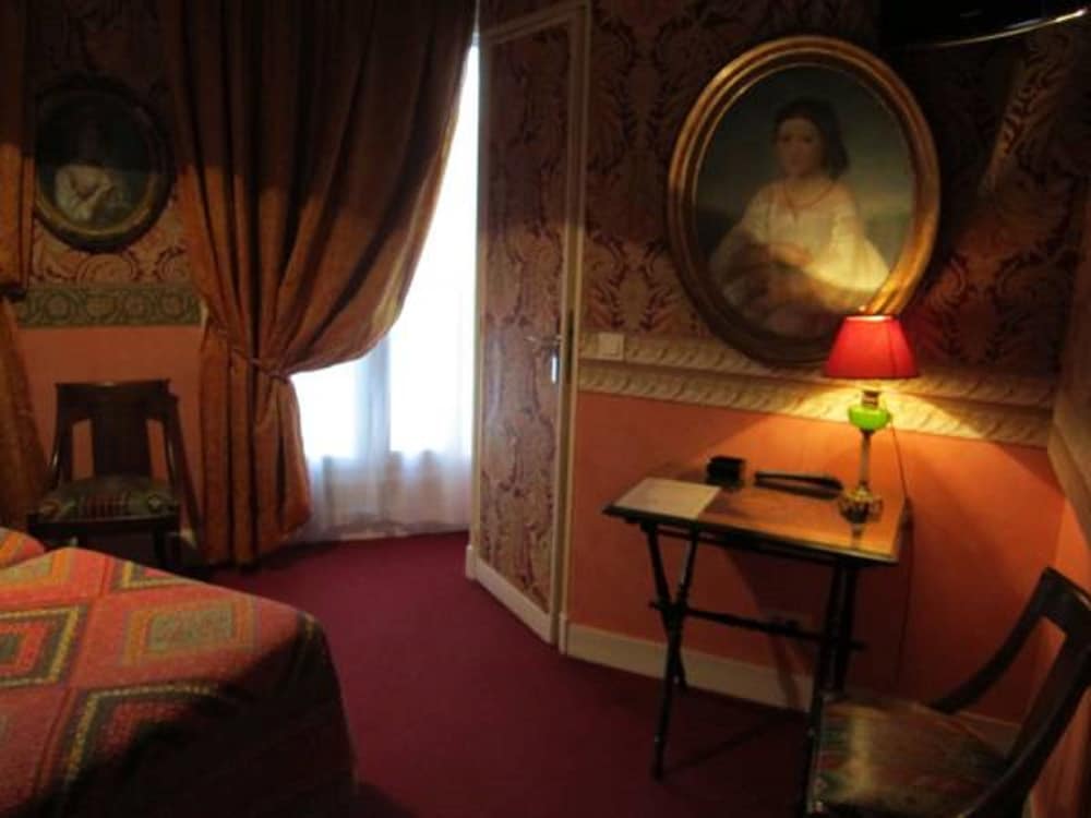 Hotel de Nice 24/47
