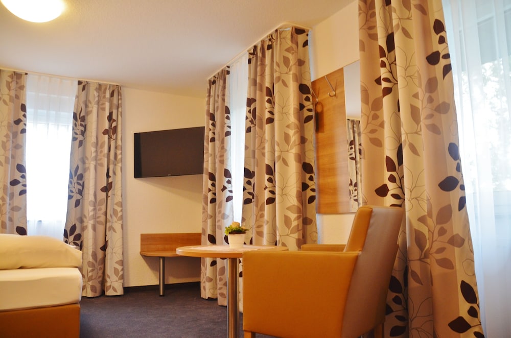 Tiptop Hotel Hirt 12/29