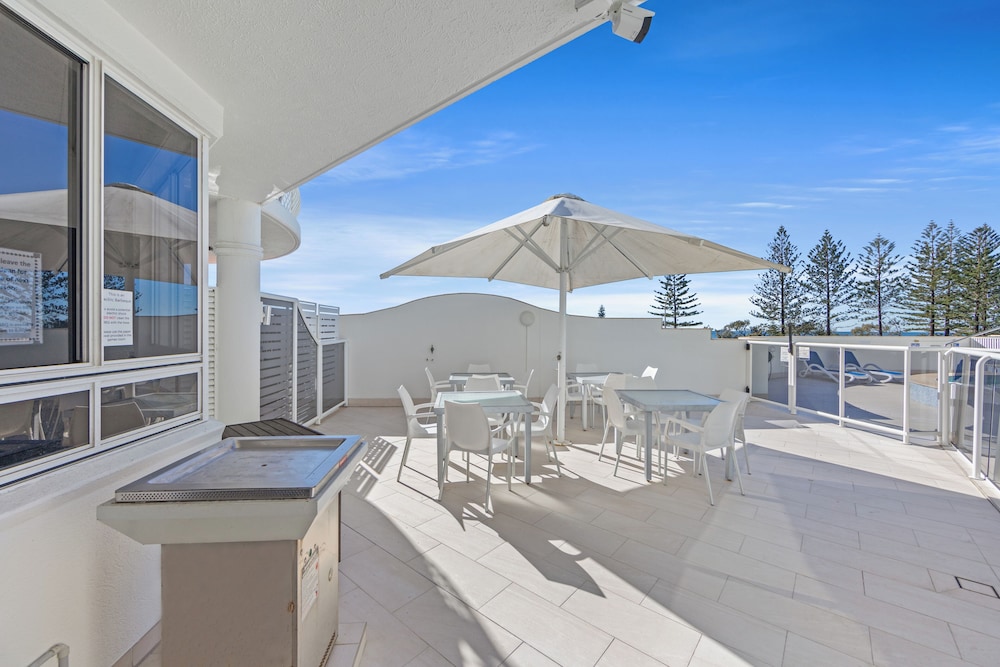 AQUARIUS RESORT 33/82