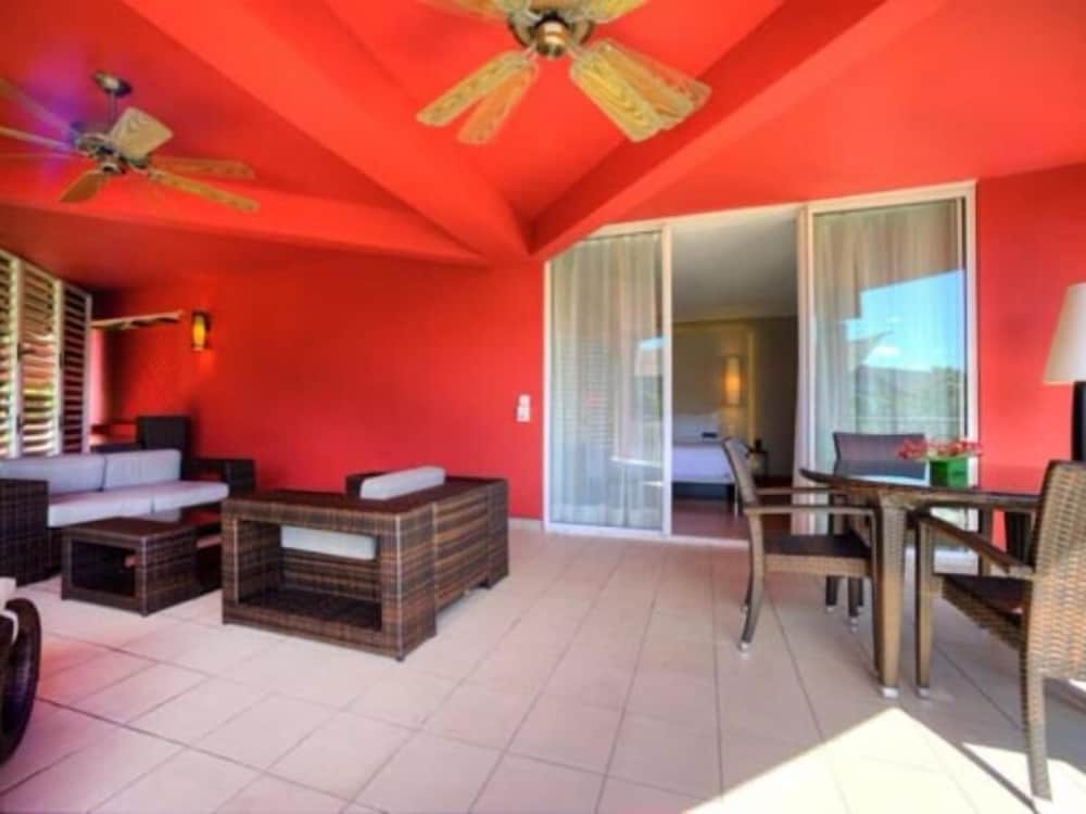 Tahiti Ia Ora Beach Resort 61/83