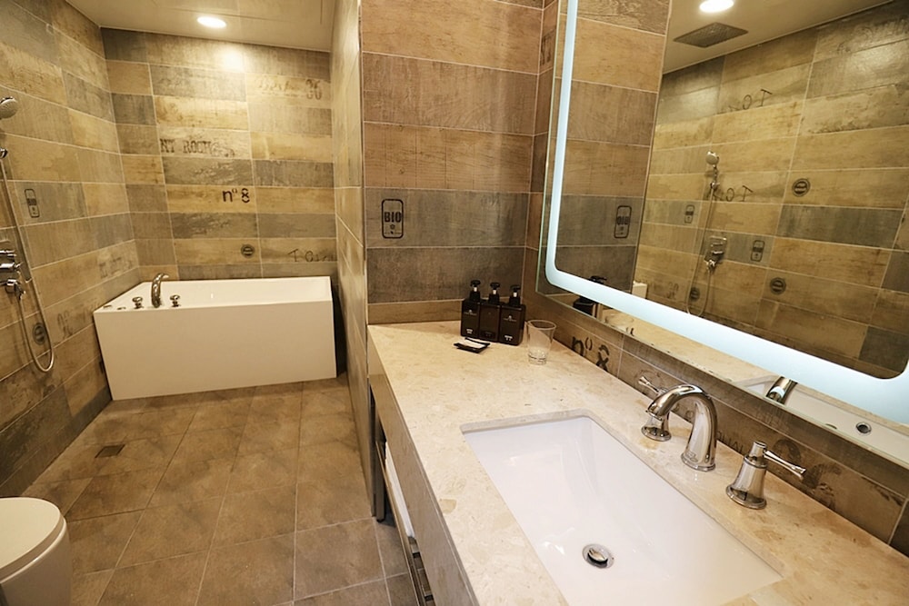 Dongducheon Hotel The Gray 28/29