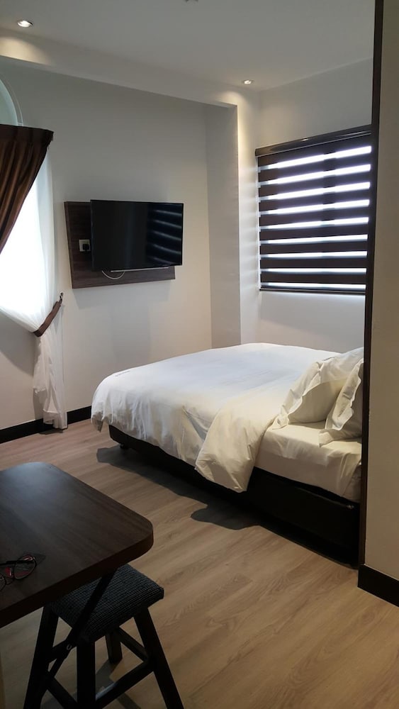 Styles Hotel 41/48