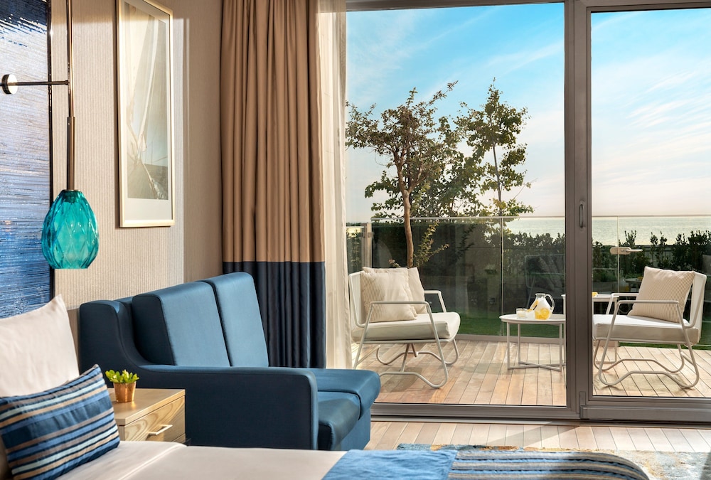 Crowne Plaza Istanbul - Florya 68/76