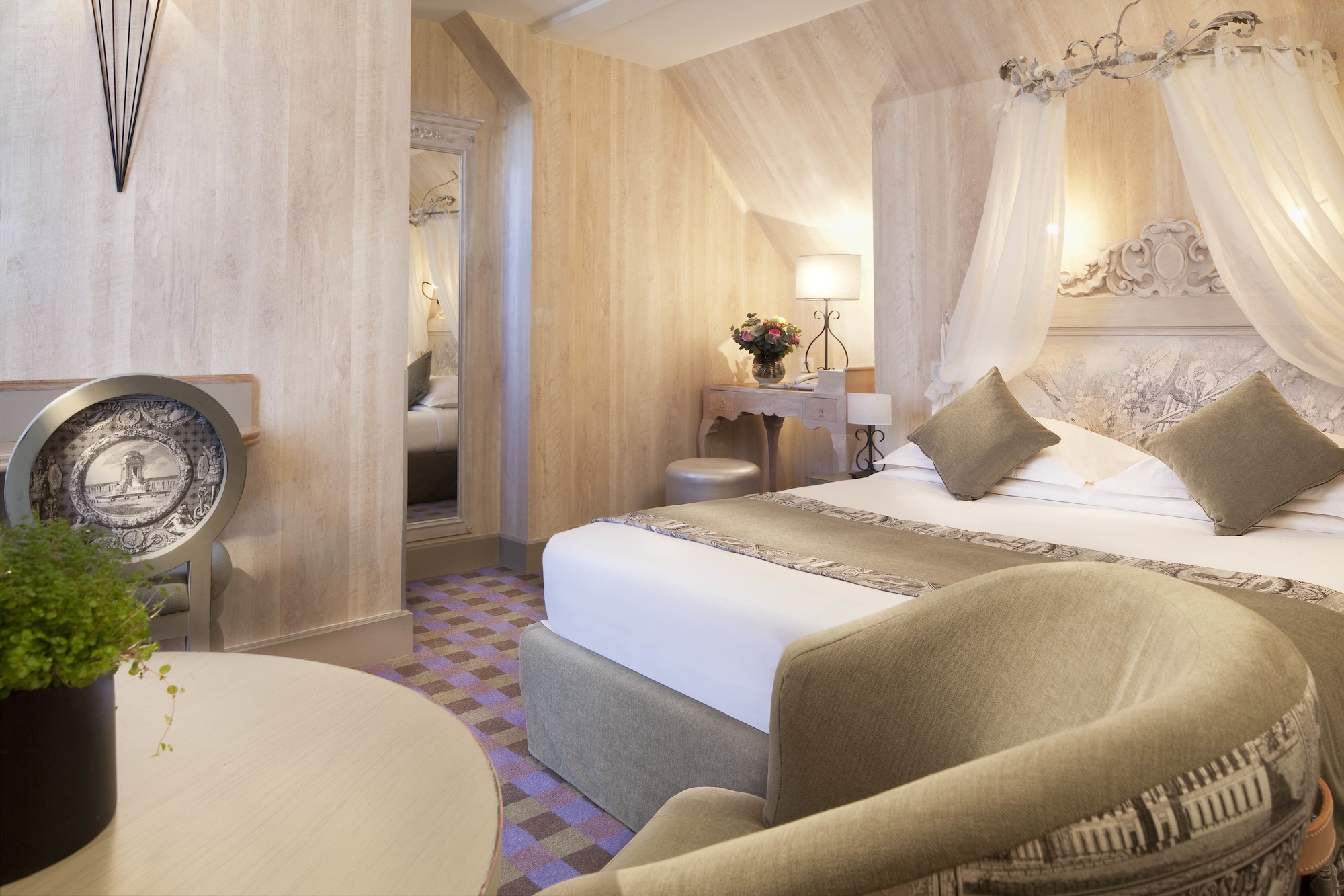 غرفة رومانسية بسرير مزدوج بشرفة، Hotel Residence Foch 5/6