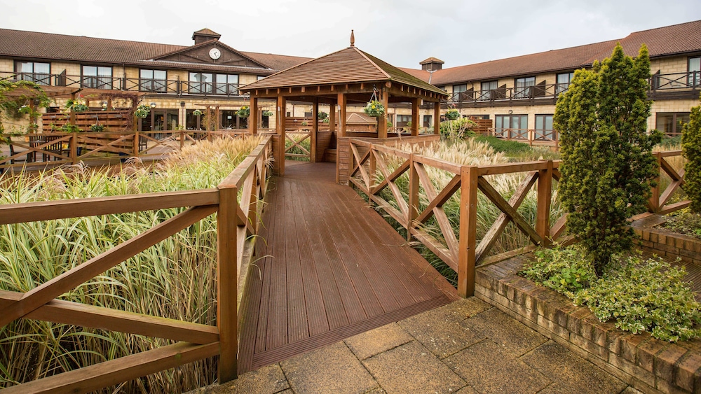 Hampshire Court Hotel & Spa 60/65