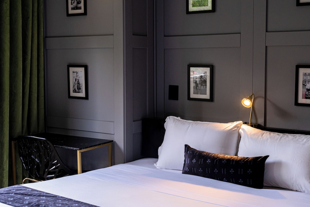 STANDARD, DOUBLE BED