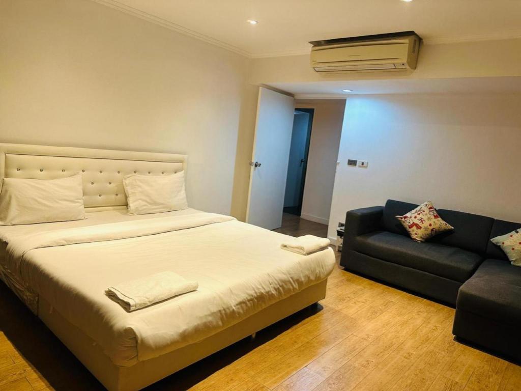 Room, Double Bed, Balcony