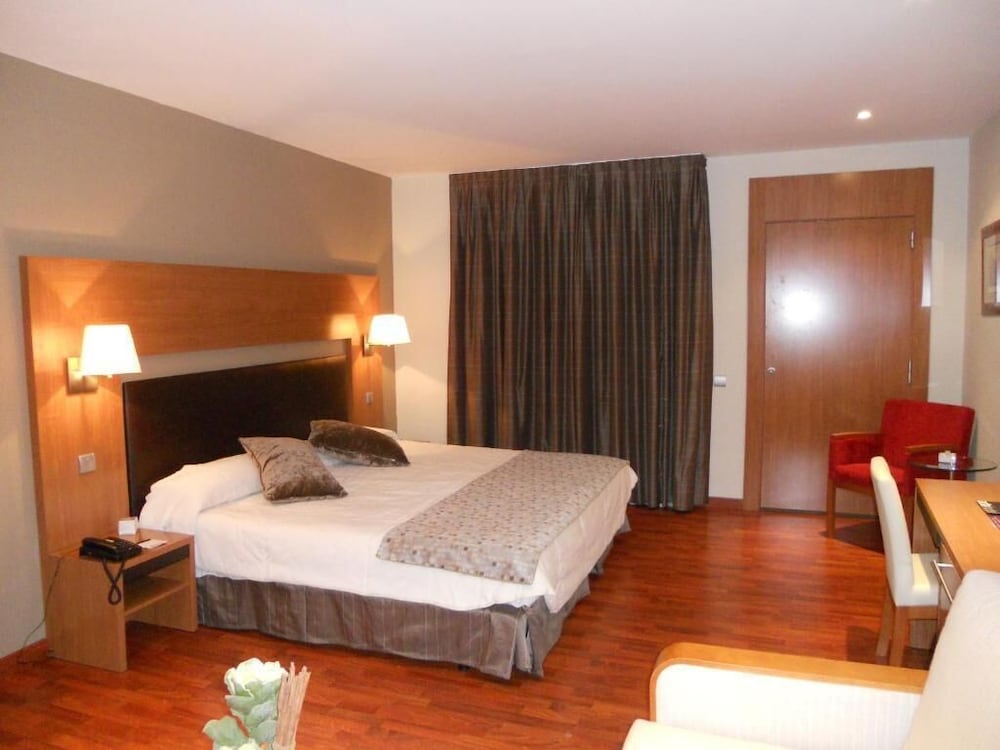Alti Hotel 4/36
