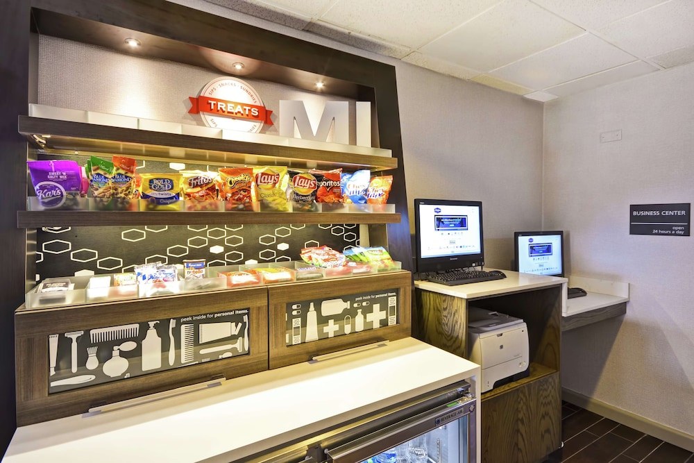 Hampton Inn Detroit/Madison Heights/South Troy 38/56