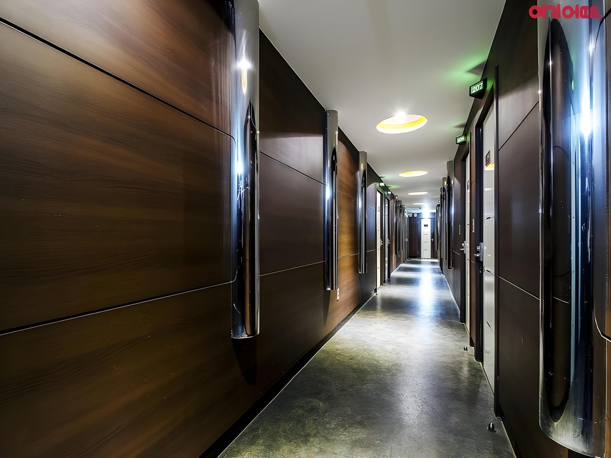 Ansan Hotel Box 23/40