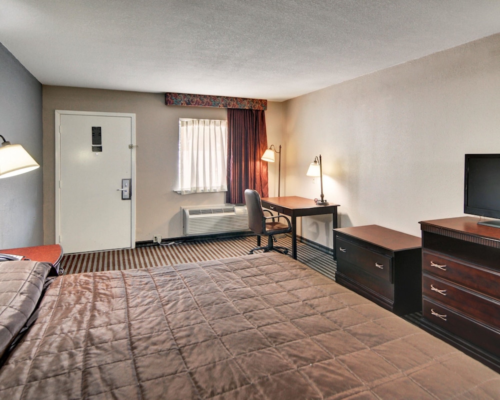 Rodeway Inn Gainesville I-35 12/19