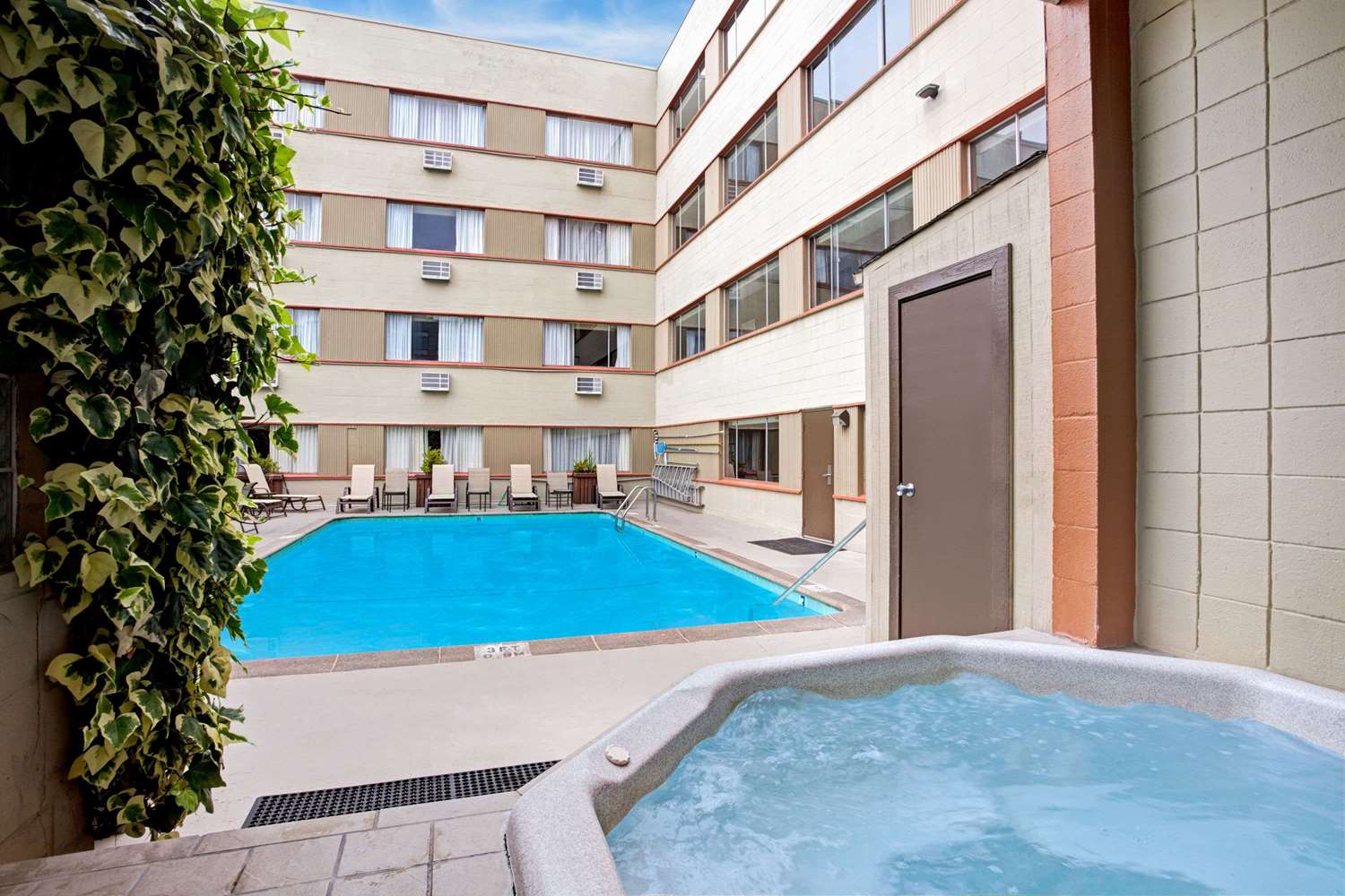 Travelodge By Wyndham Seattle By The Space Needle 23/27