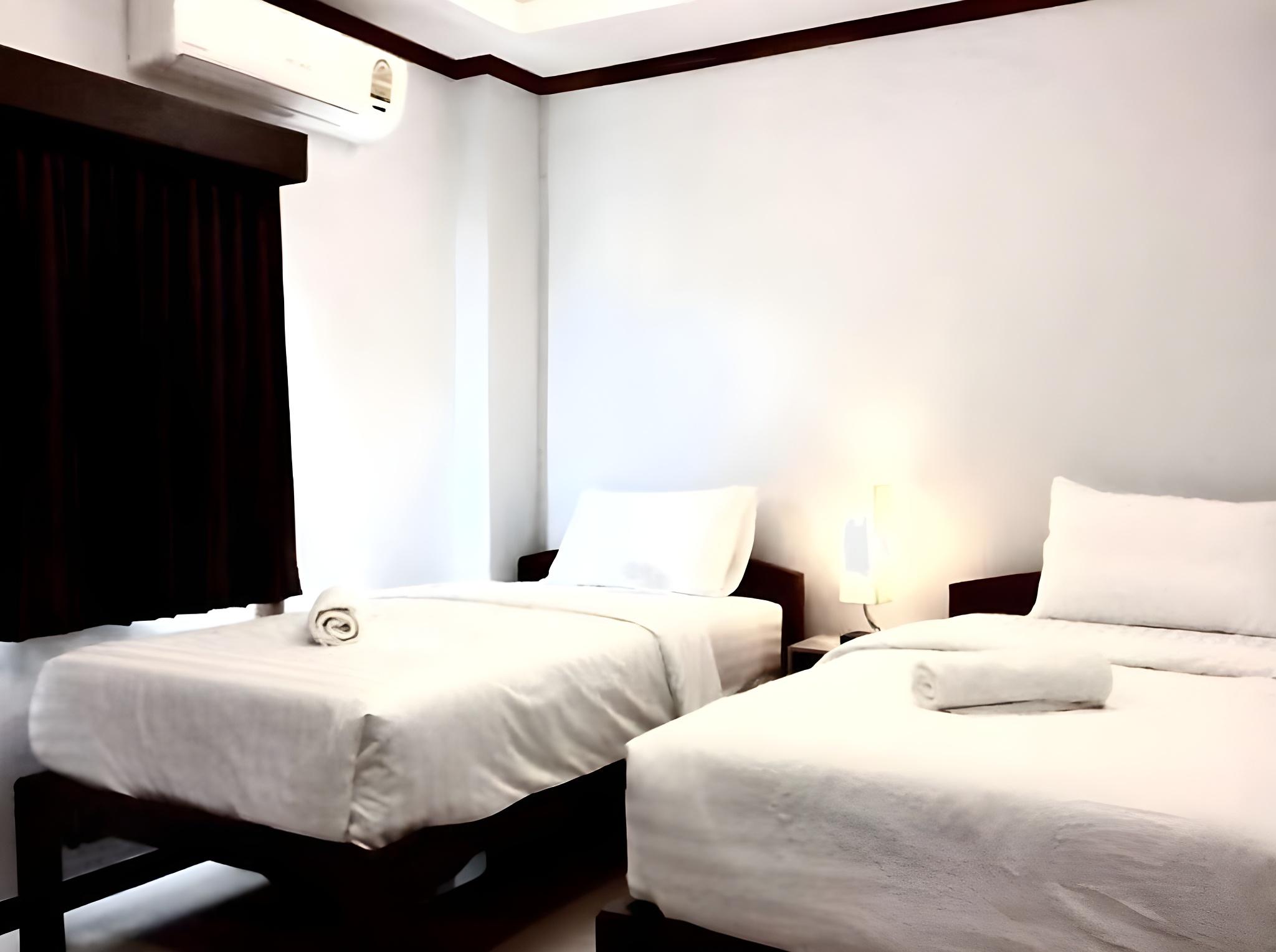 DELUXE, TWIN BEDS