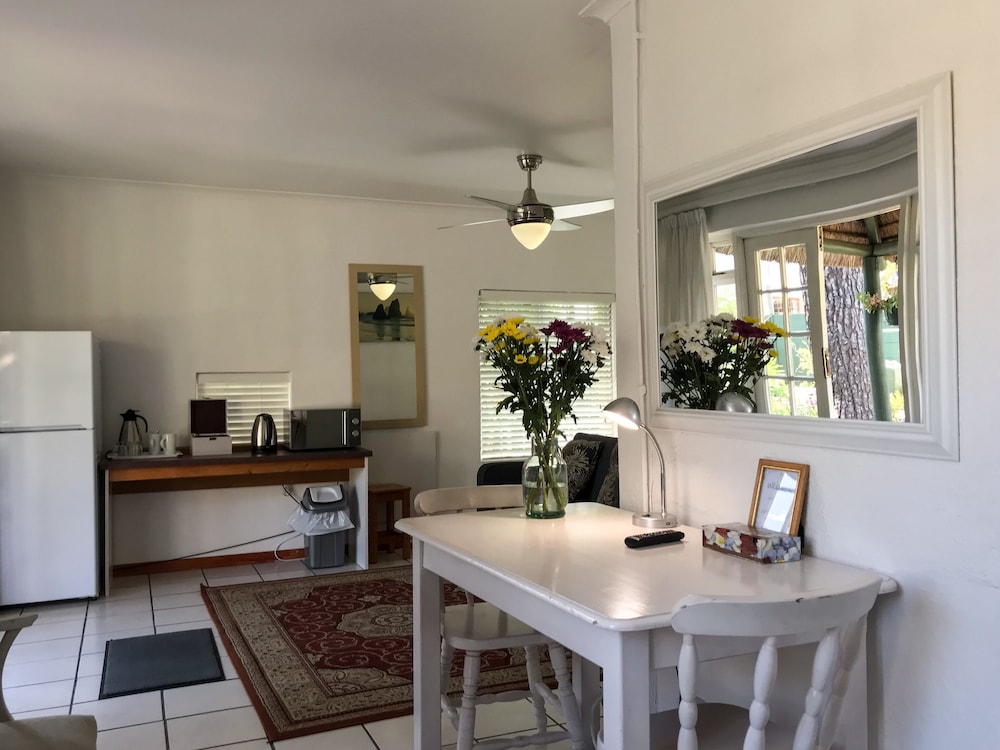 Howard's End Manor 27/50