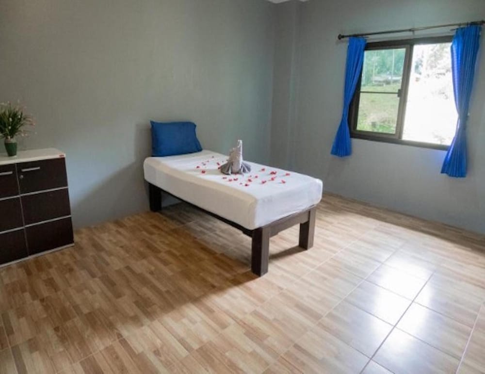Private, Platinum, Single Bed