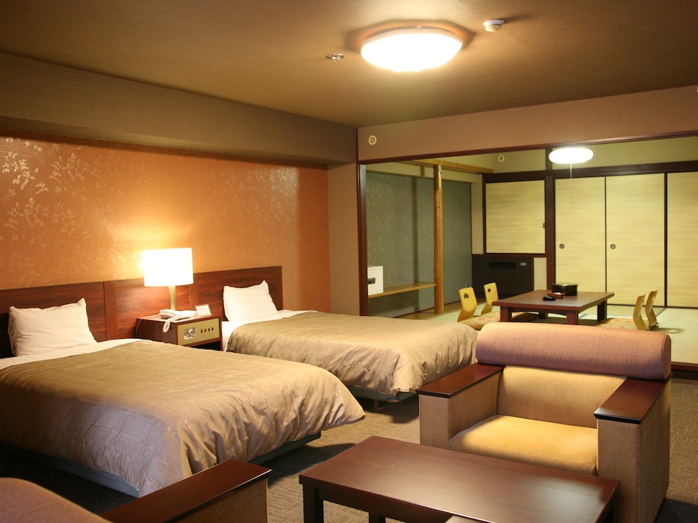 HOTEL KIRISHIMA CASTLE 11/66