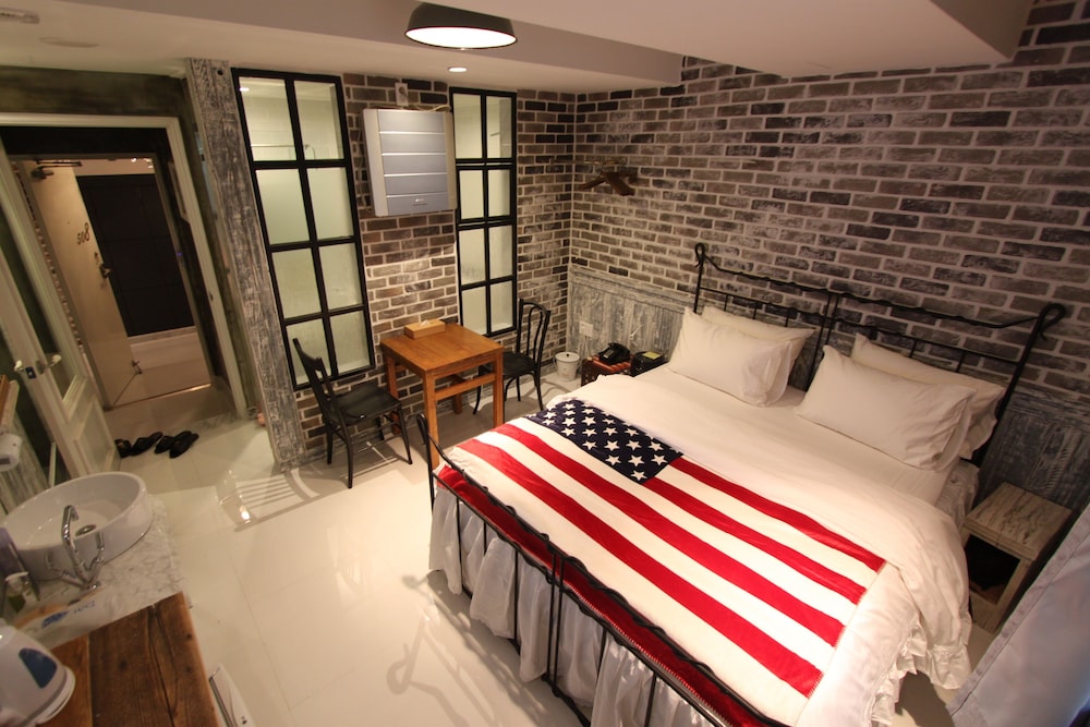 February Hotel Hwanggeum 16/93