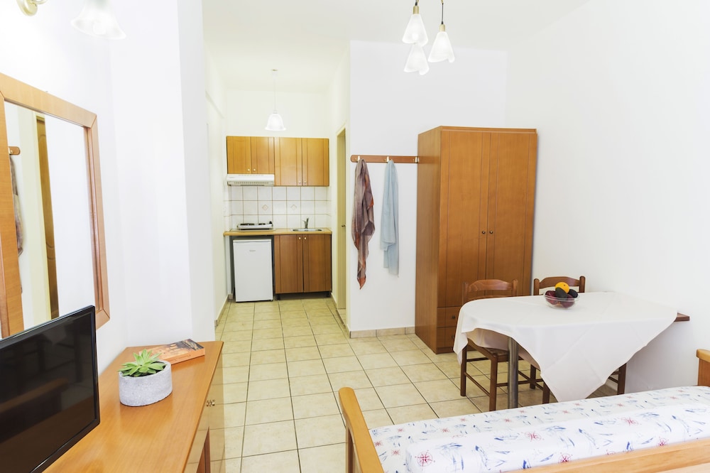 Artemis Hotel Apartments 27/50