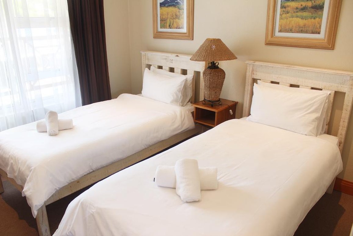 Oceans Hotel and Self Catering 3/16