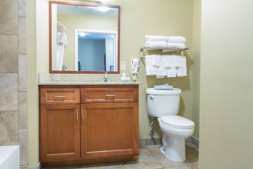 Woodland Suites (ex. Candlewood Suites Weatherford) 34/35