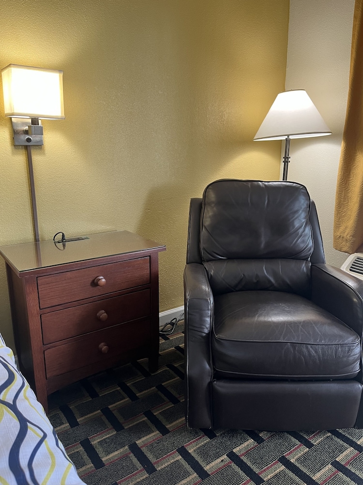 West Bank Inn 32/60