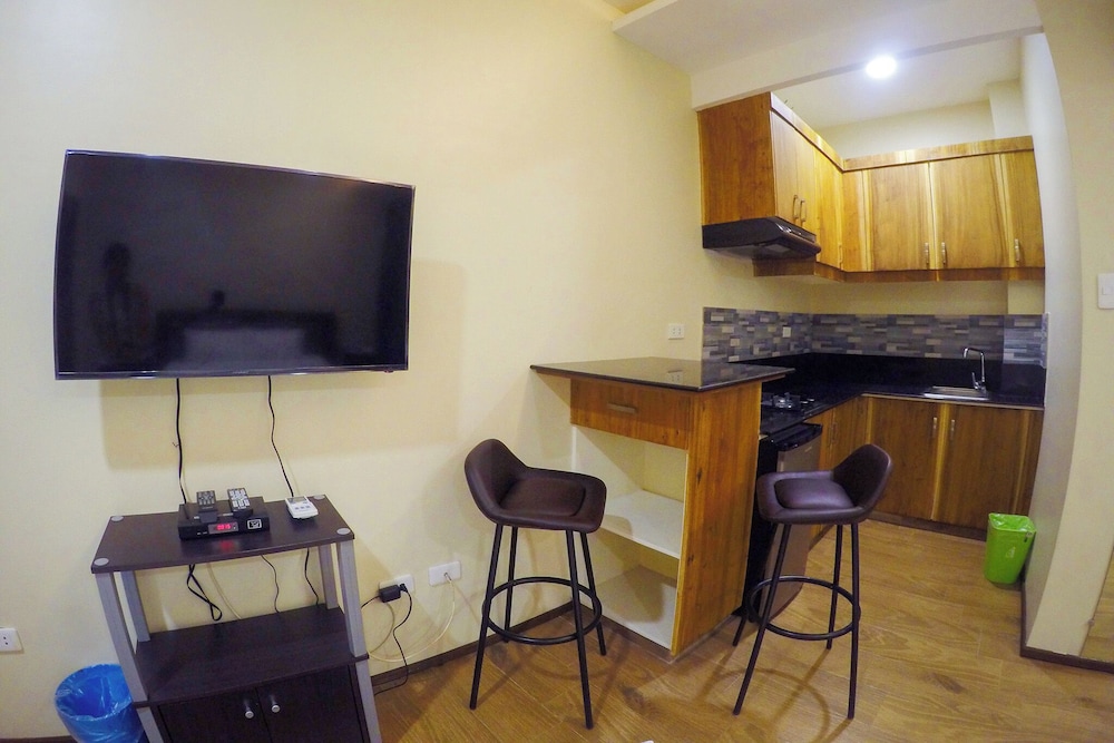 Golden Gate Suites 57/65