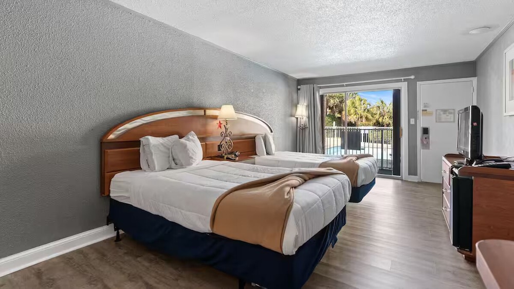 Capital O Sunset Waves Hotel Myrtle Beach Oceanfront 32/63
