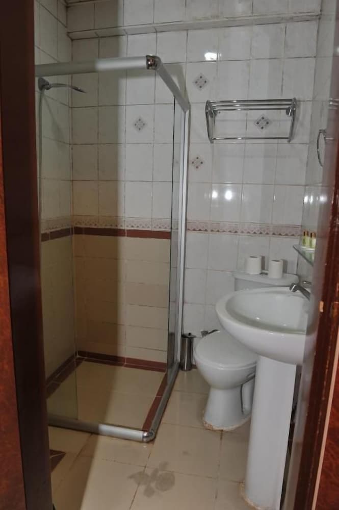 Turvan Hotel 35/38