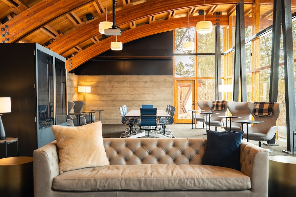Gravity Haus Truckee-Tahoe 34/50