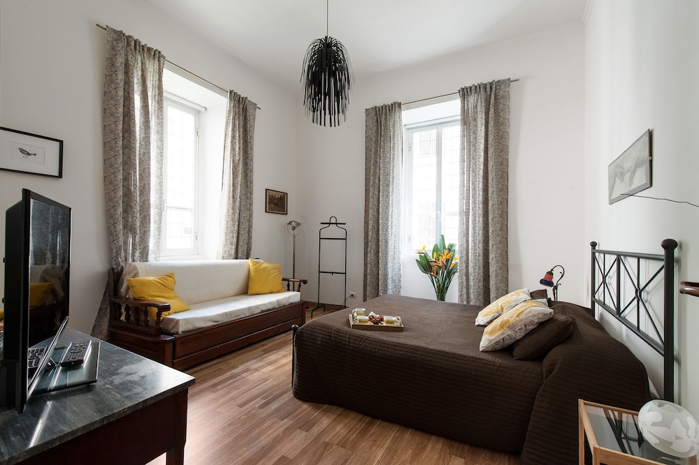Rome Center Rooms 32/44