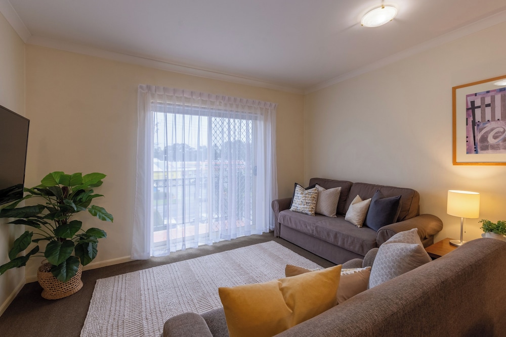 Lifestyle Apartments At Ferntree 44/66