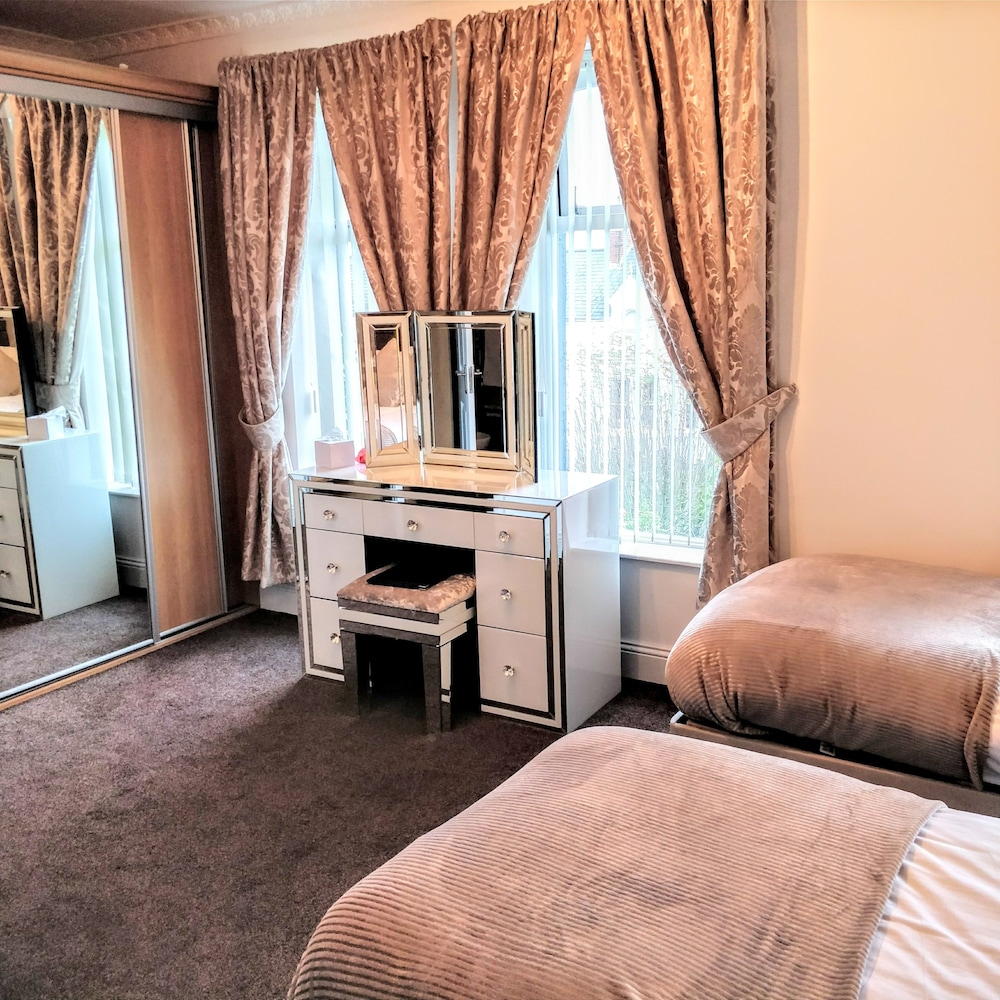 Angel House Bed Breakfast 7/38