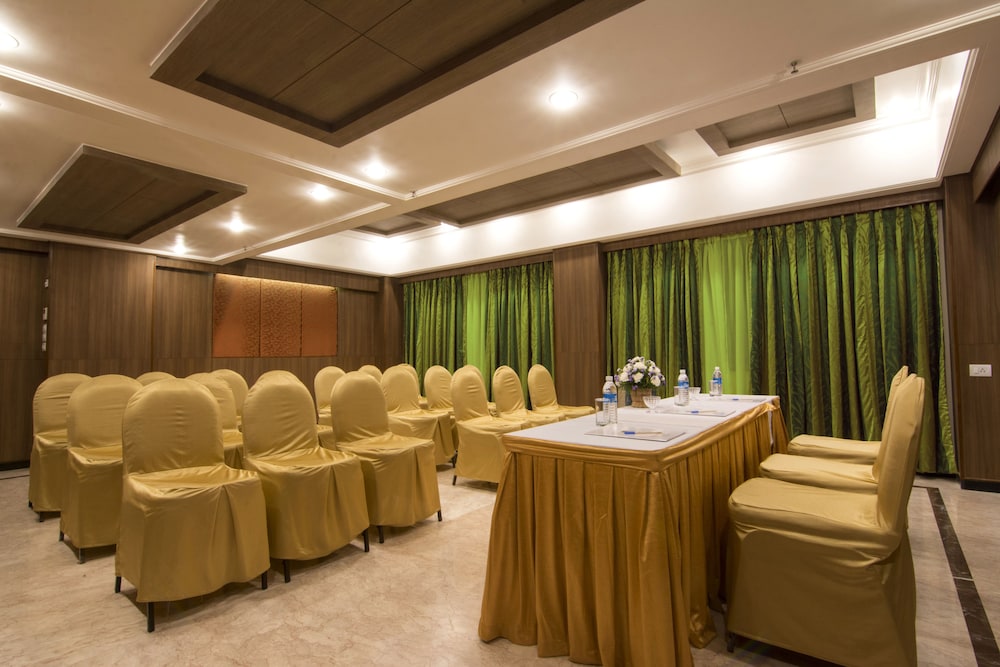Shenbaga Hotel and Convention Centre 13/31