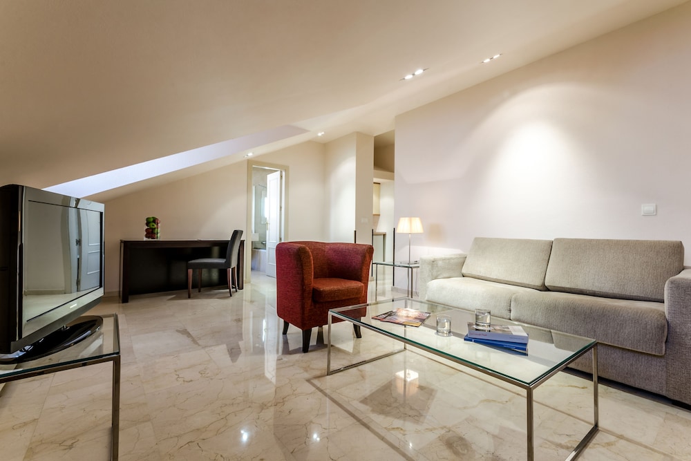 Exe Suites 33 38/55