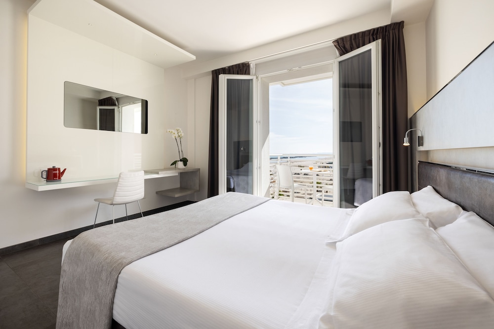 Baldinini Hotel 12/48