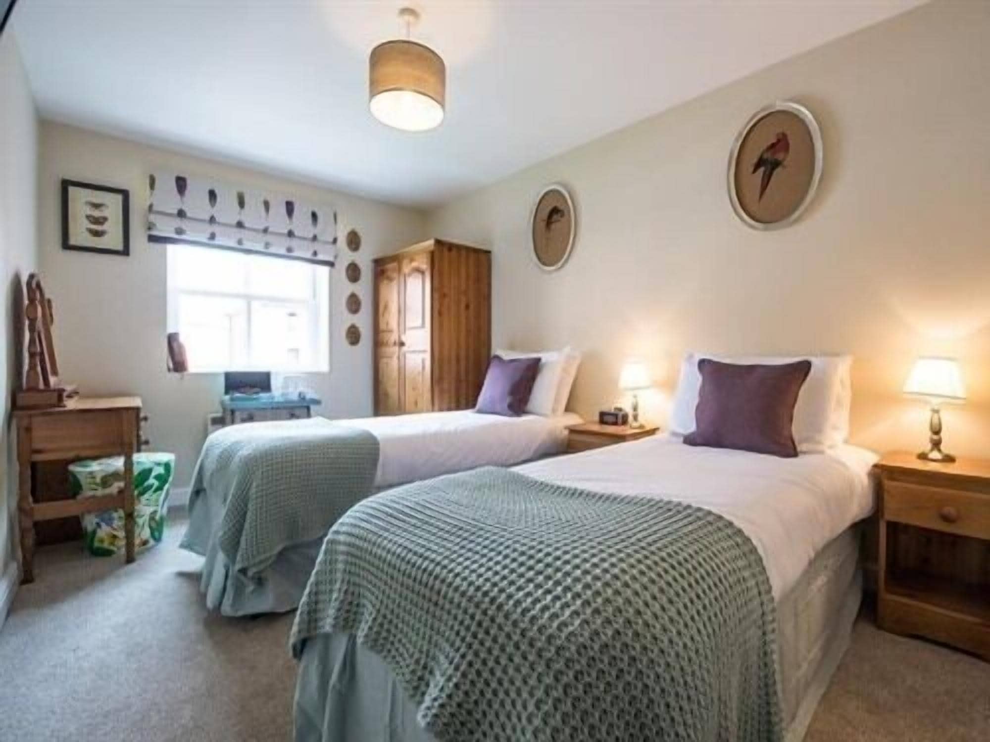 Garden, Twin Beds