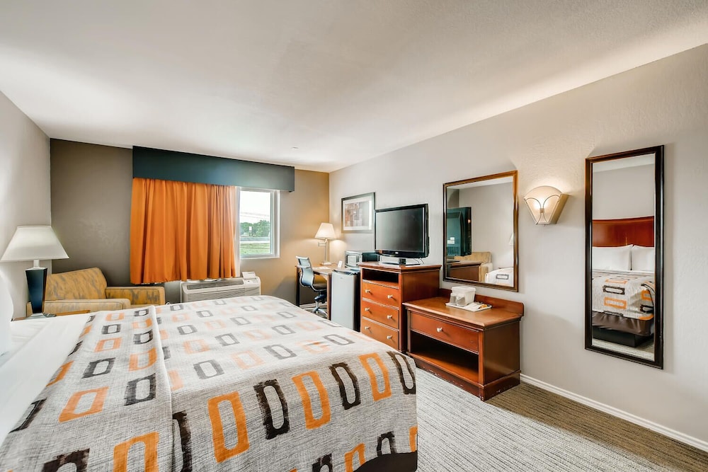 SUITE, KING BED
