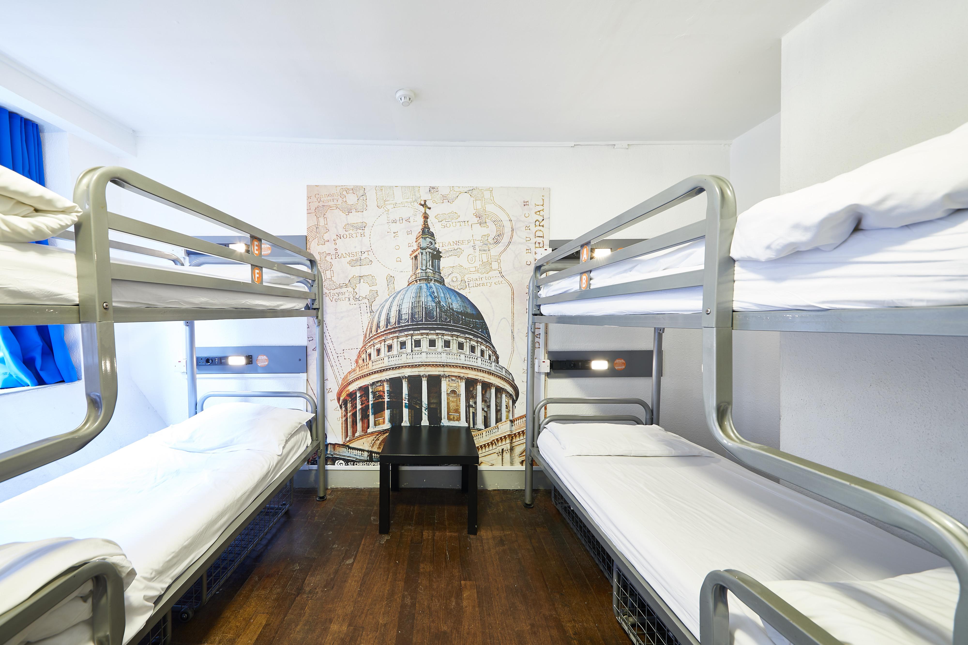 Room, 6 Beds, External Bathroom