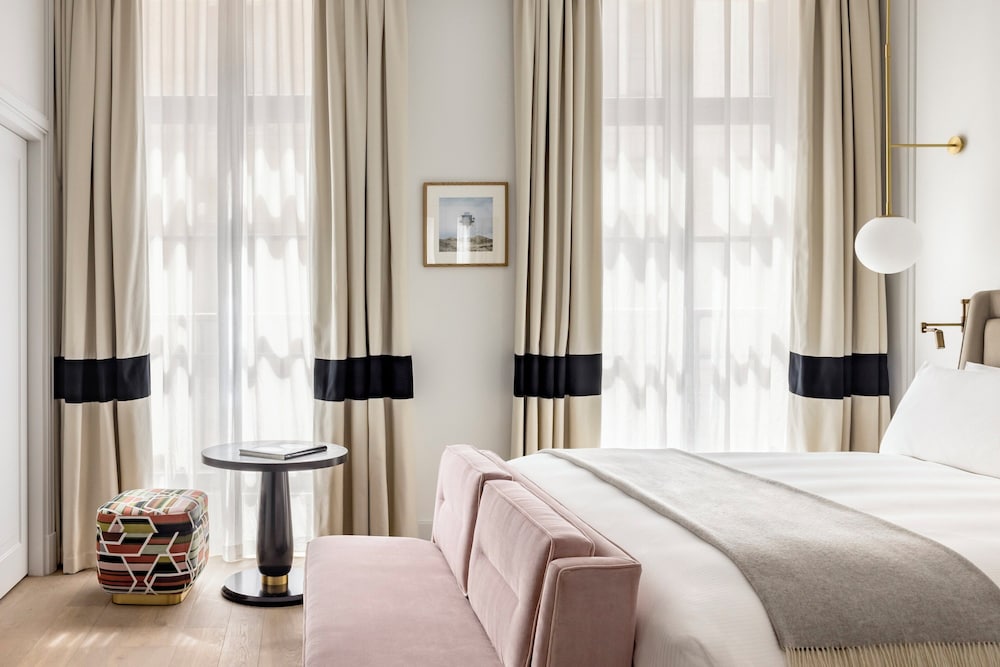 Essential, Twin Beds