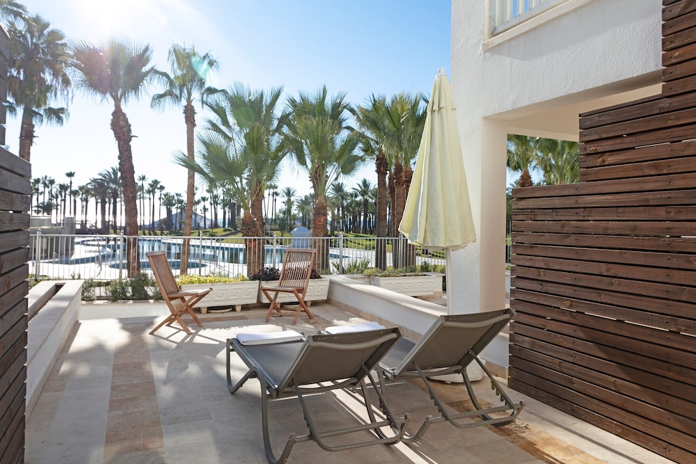 Seven Seas Hotel Blue 25/28