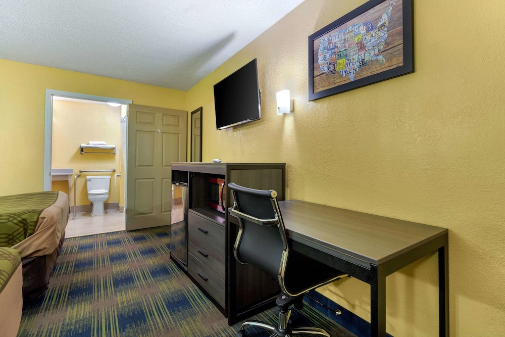 Econo Lodge Nashville TN 22/41