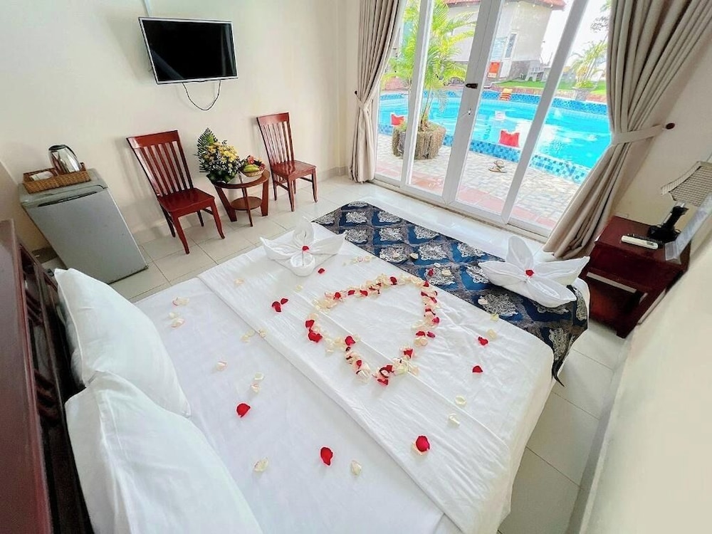 Sand Beach Resort 25/50