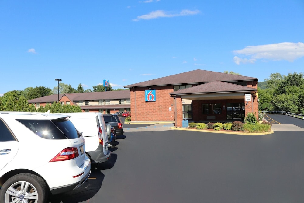Motel6 Binghamton, NY 43/53
