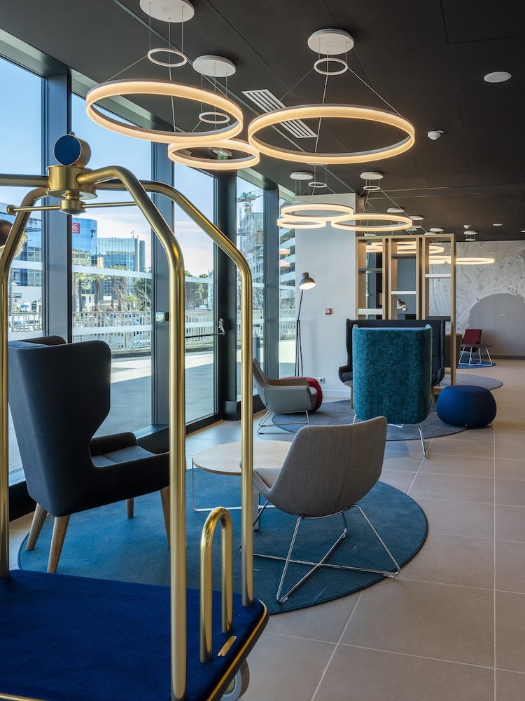 Holiday Inn Express Nice - Grand Arenas 45/71