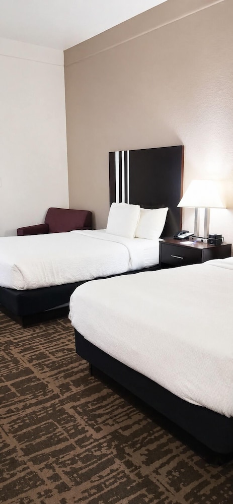 La Quinta Inn & Suites by Wyndham Kerrville 28/61