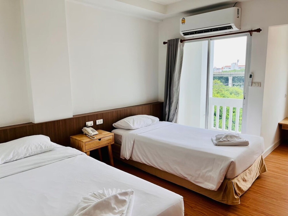 Sunday Platinum Suites 16/50