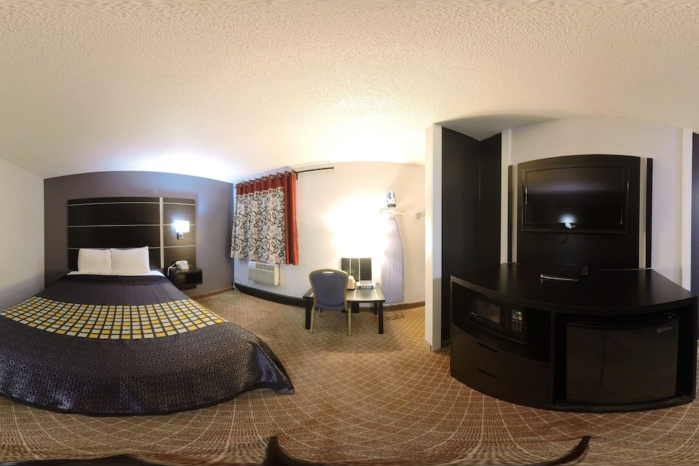 Room, Queen Bed, Accessible, Coratel Inn & Suites by Jasper Hastings 6/9