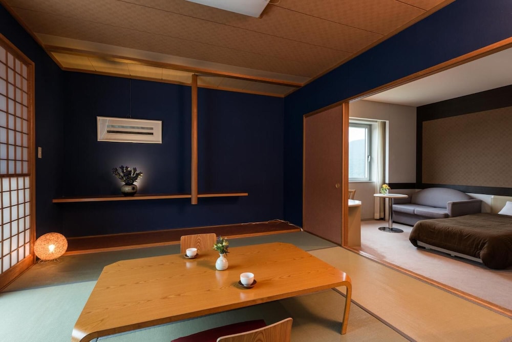 Takamiya Rurikura Resort 40/67